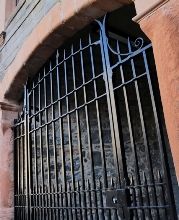 New gates for the High School Yard Steps in Edinburgh