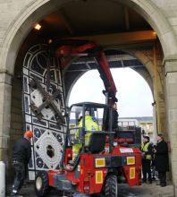 Gate restoration for the Piece Hall in Halifax